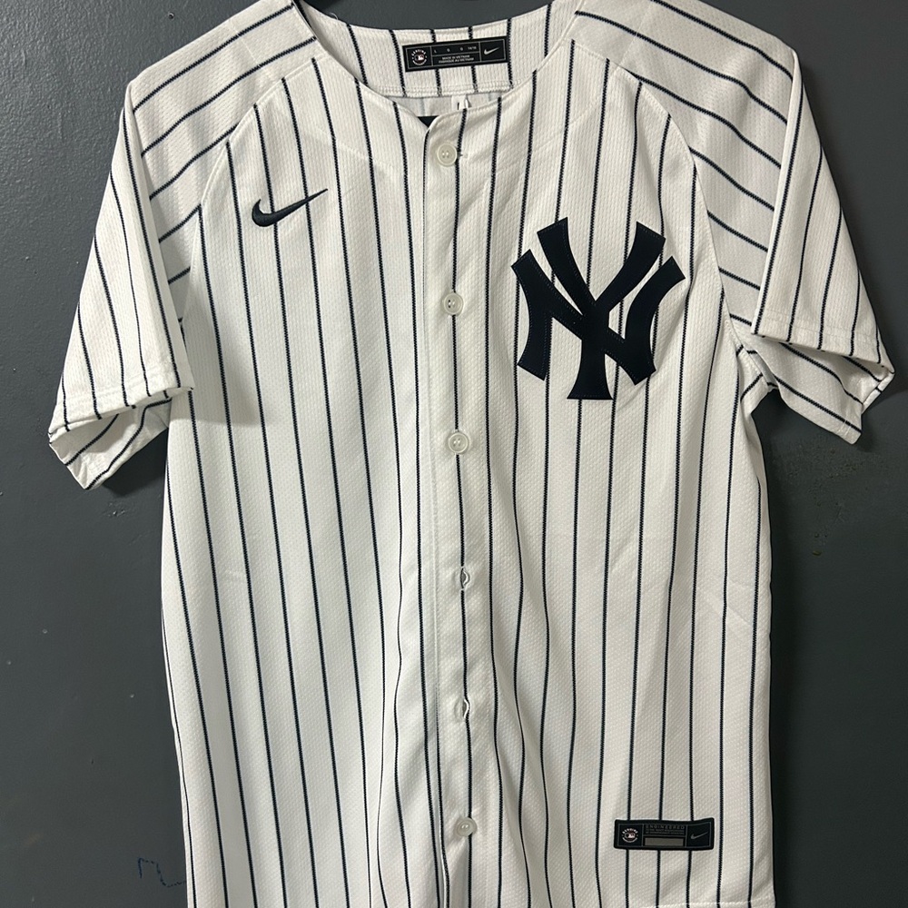 Nike White and Black Striped Men's Jersey